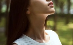 亚洲精品久久片久久久久